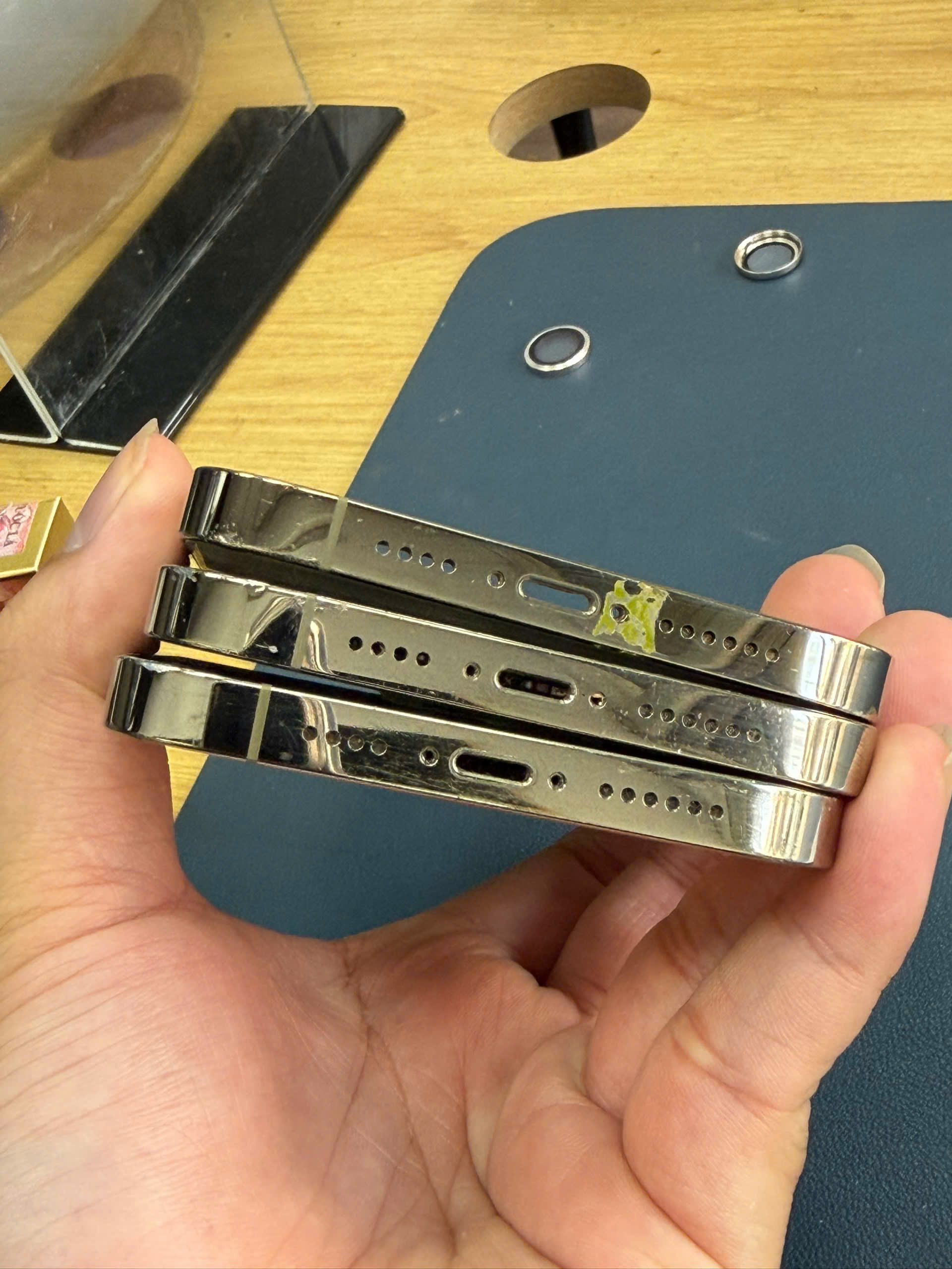 Vỏ 14 Max 5G phẩy 